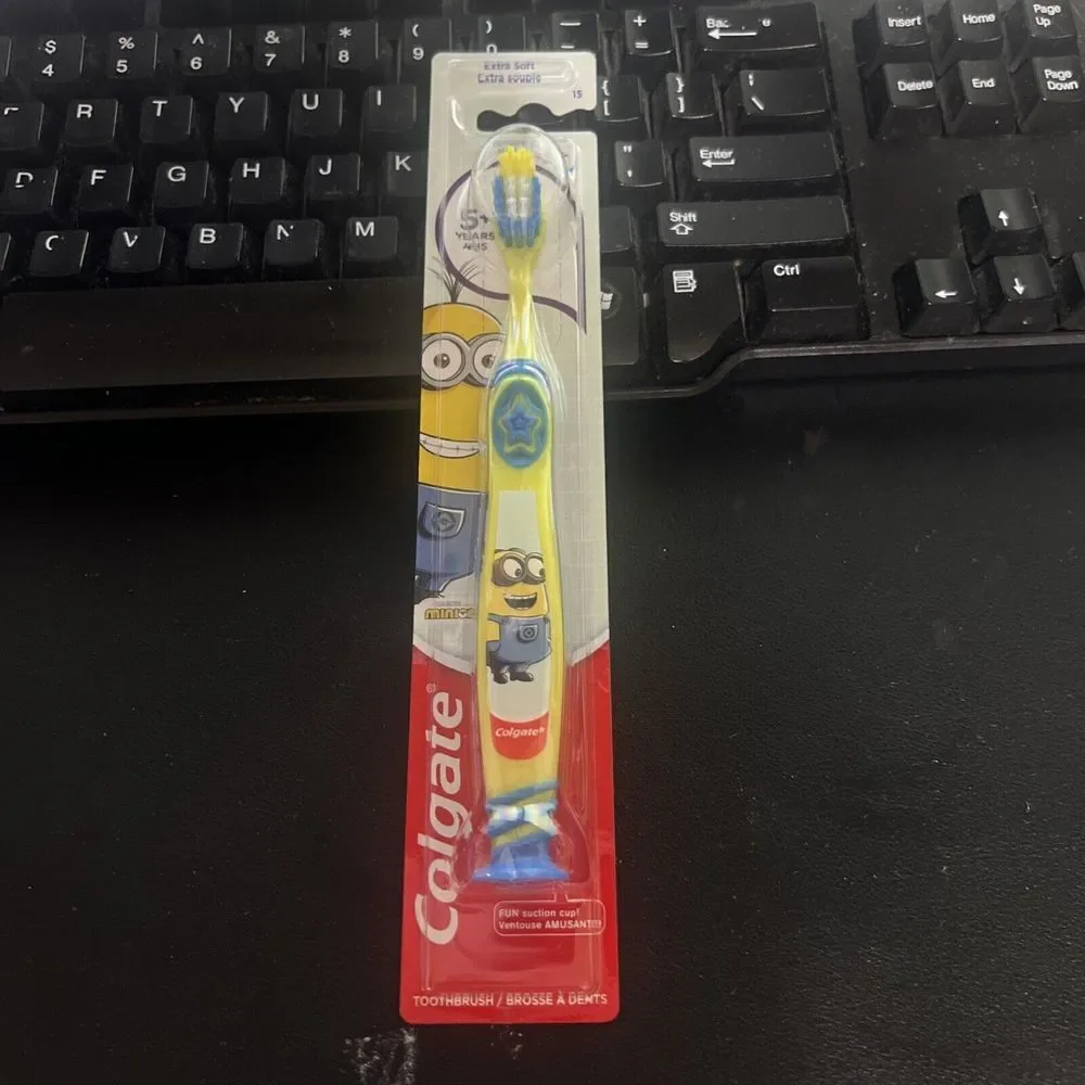 Colgate Minions Extra Soft Bristles Childrens Suction Cup‎ Toothbrush NEW Sealed